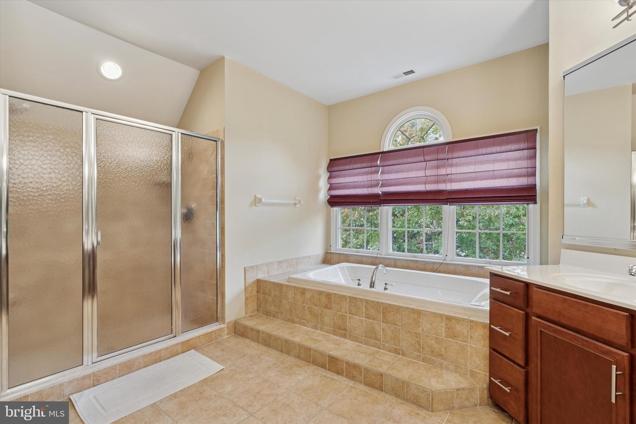 RIVERCREST - Residential