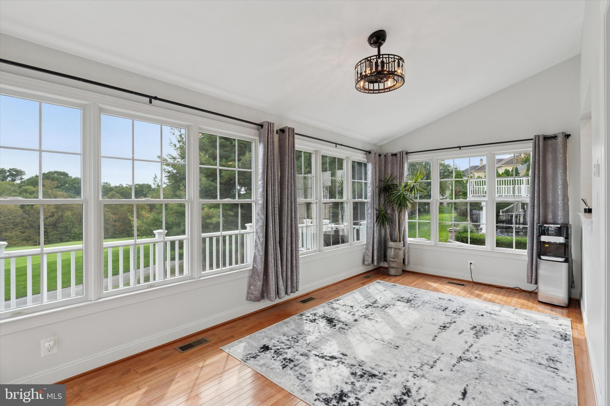 RIVERCREST - Residential