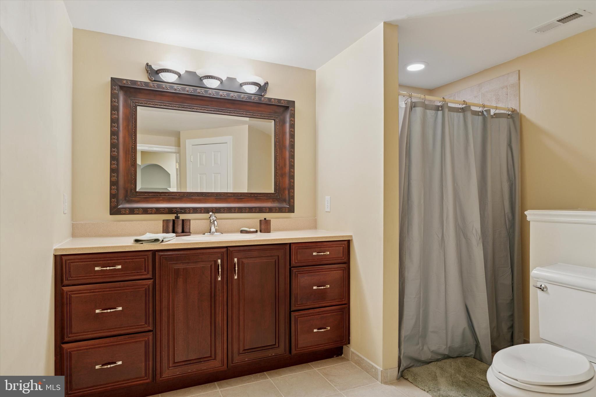 RIVERCREST - Residential