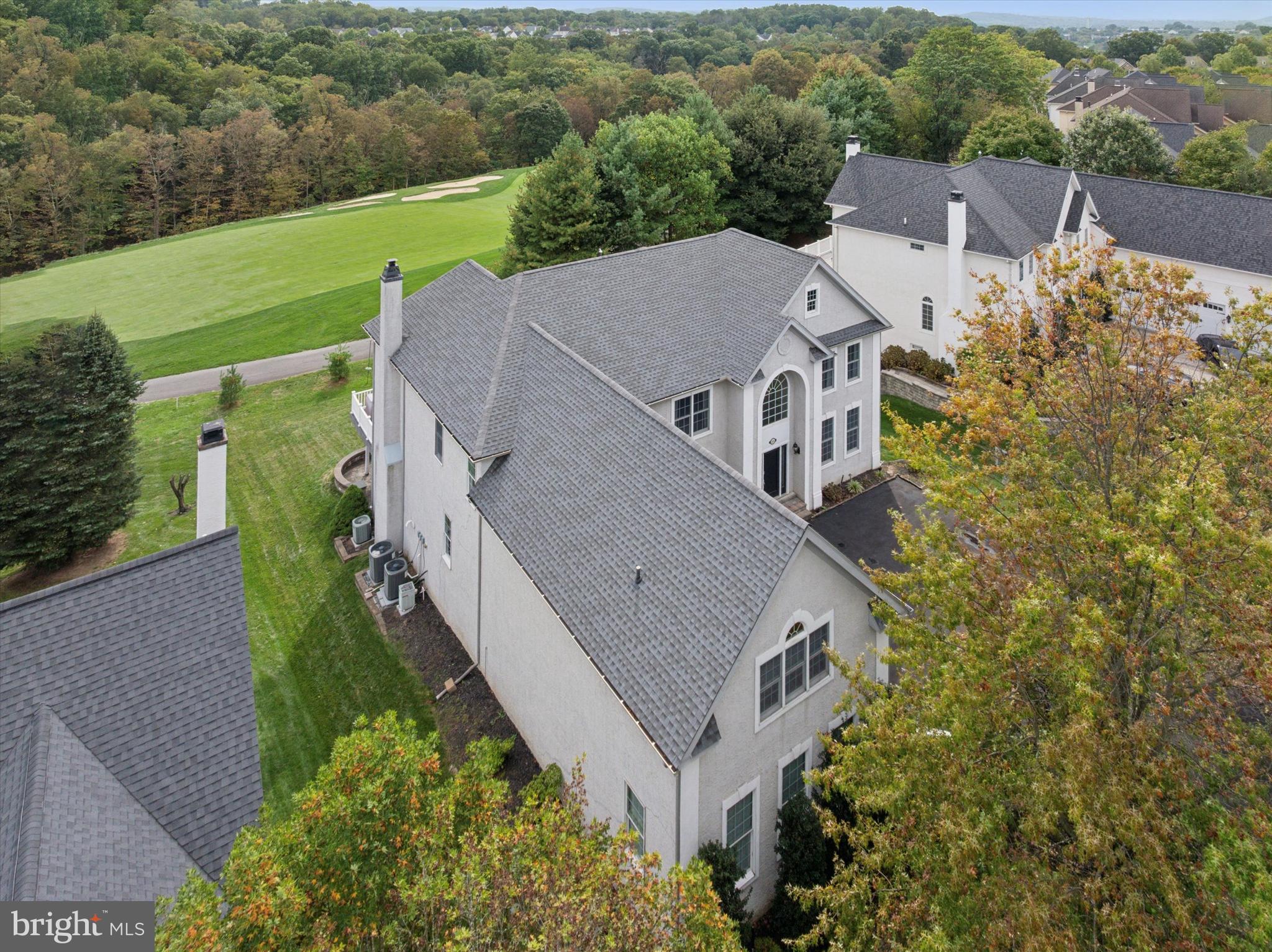 RIVERCREST - Residential