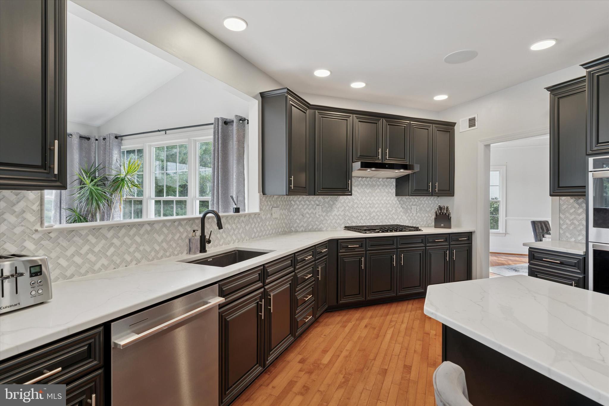 RIVERCREST - Residential