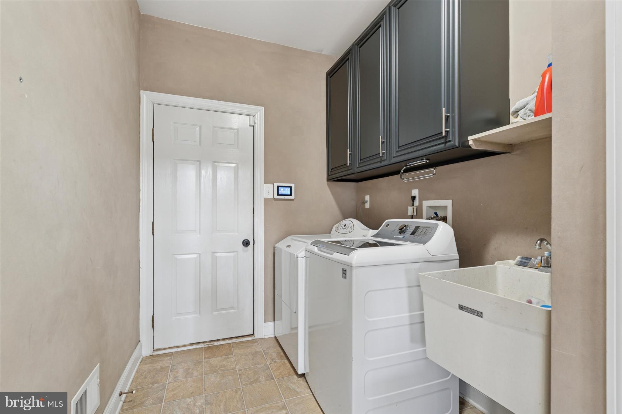 RIVERCREST - Residential