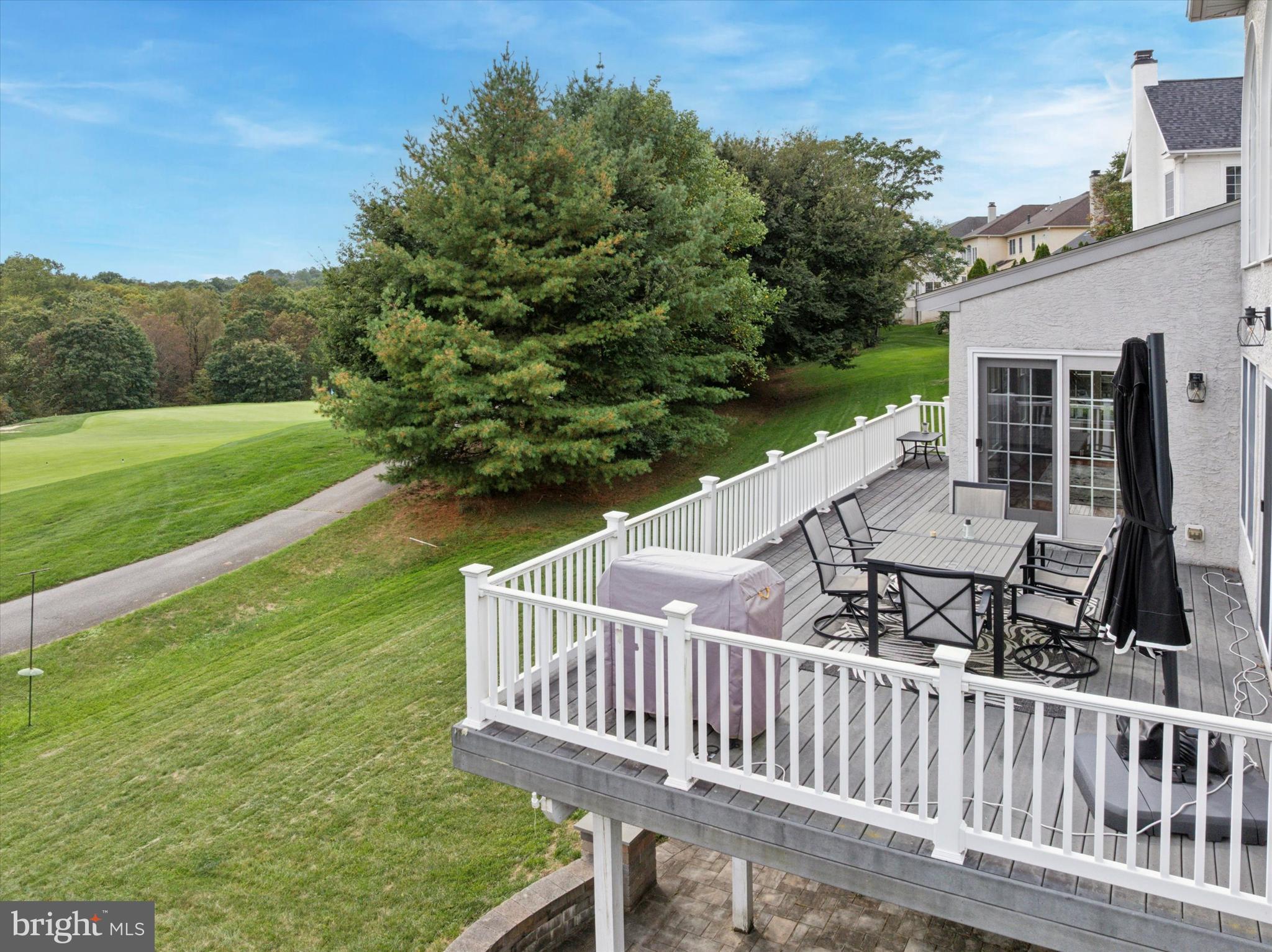 RIVERCREST - Residential