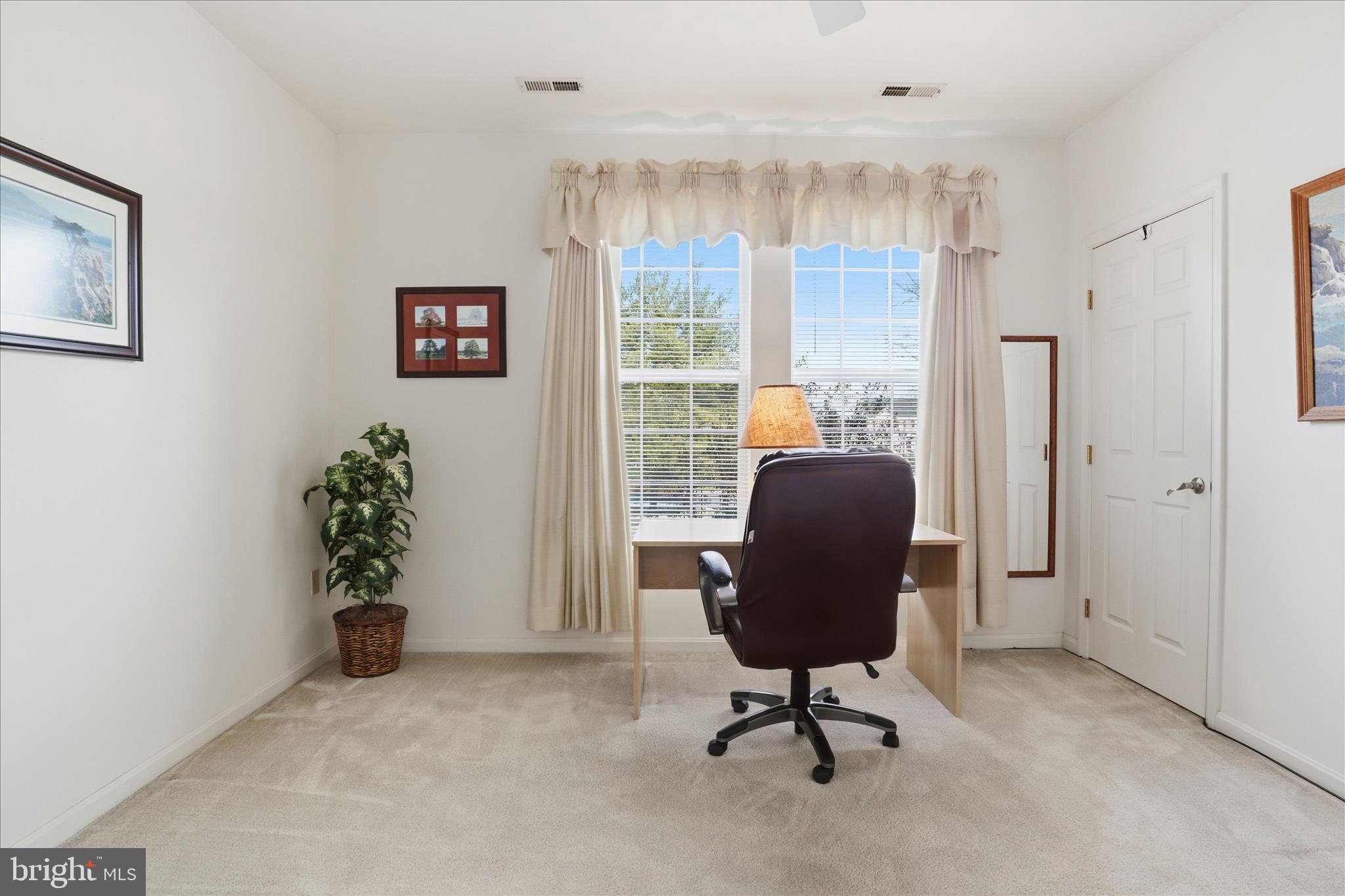 WATERSIDE - Residential