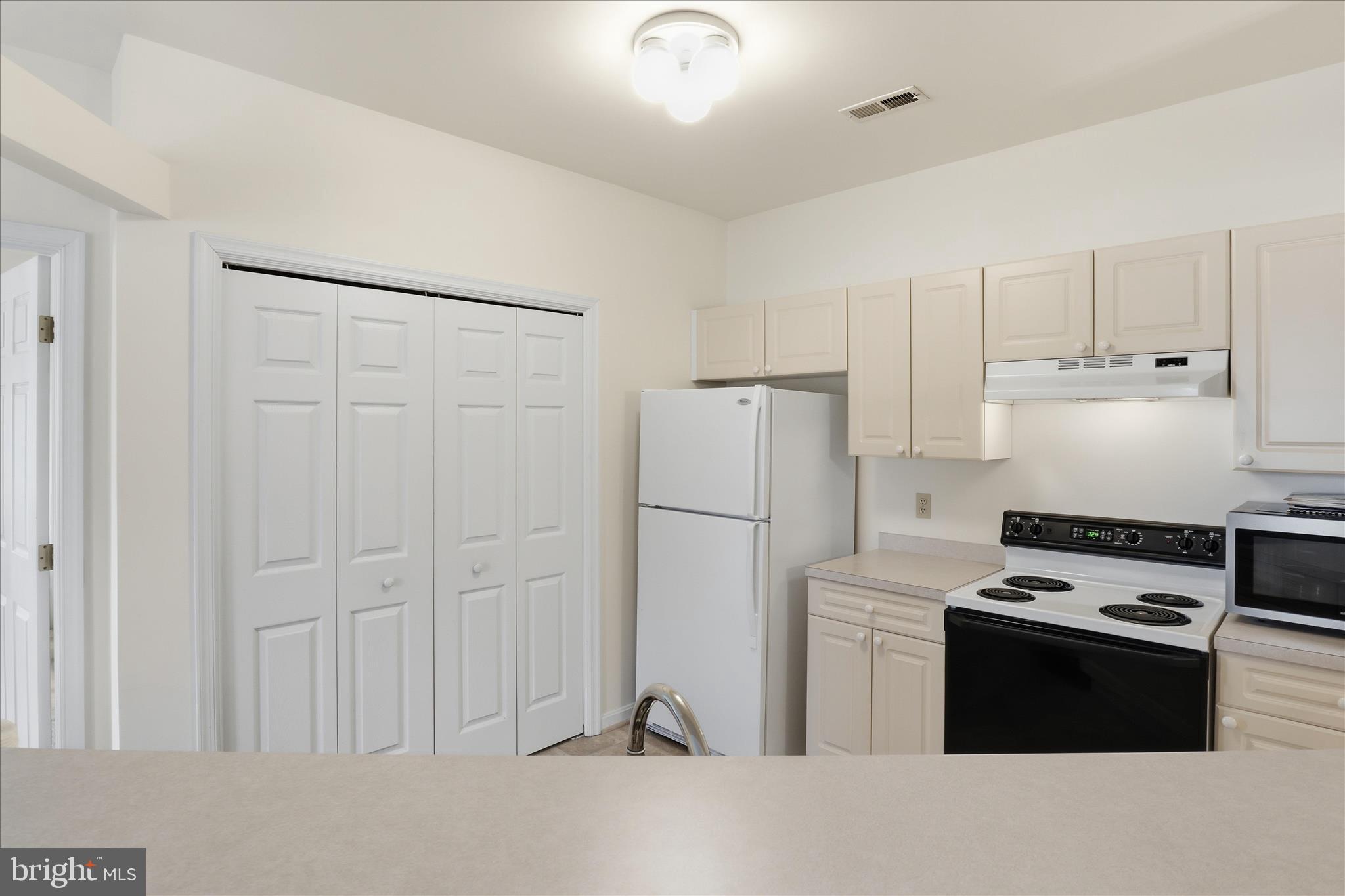 WATERSIDE - Residential