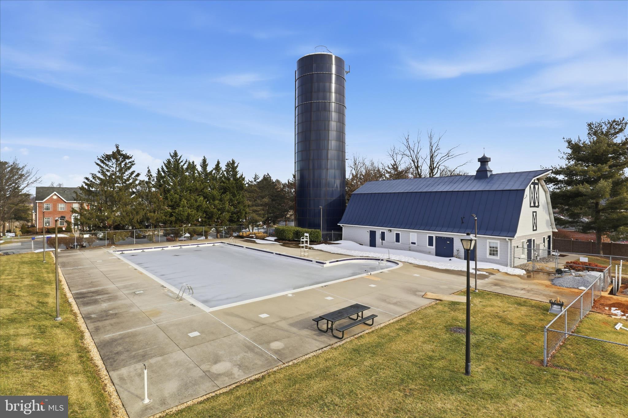 WATERSIDE - Residential