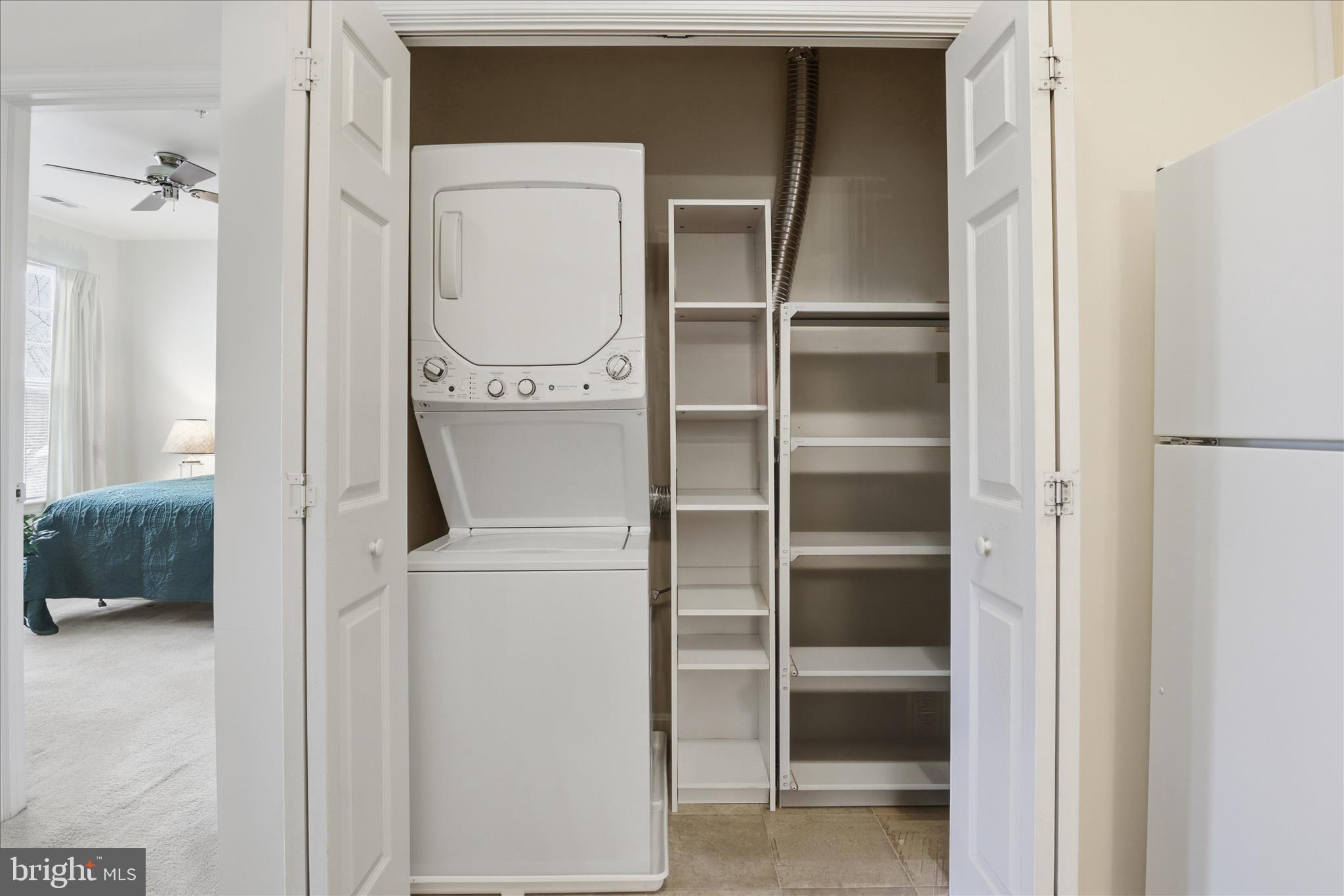 WATERSIDE - Residential