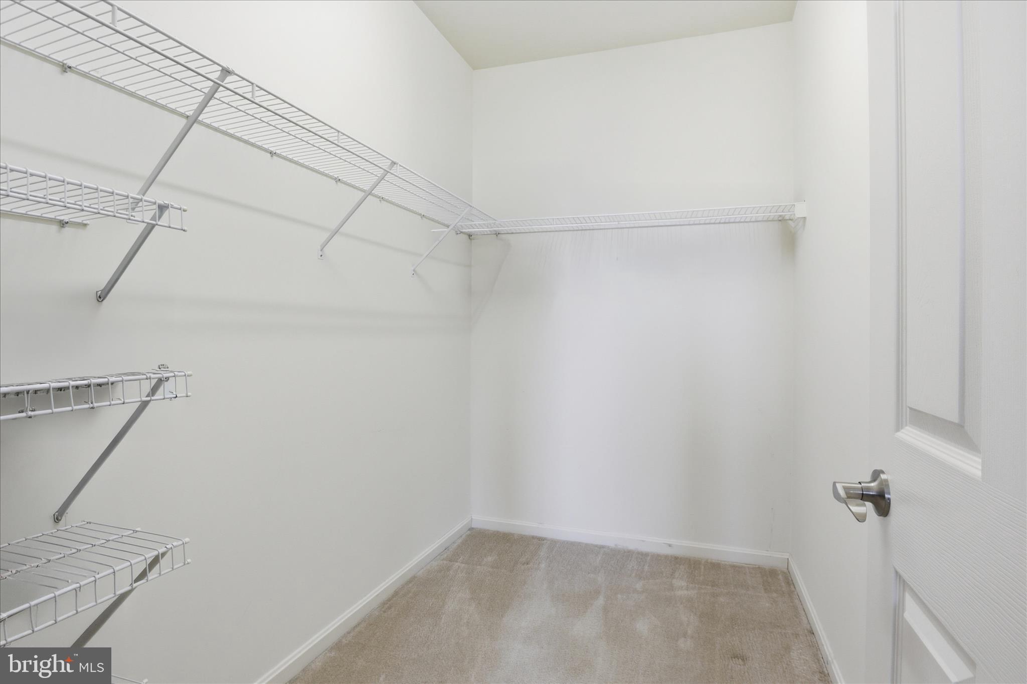 WATERSIDE - Residential