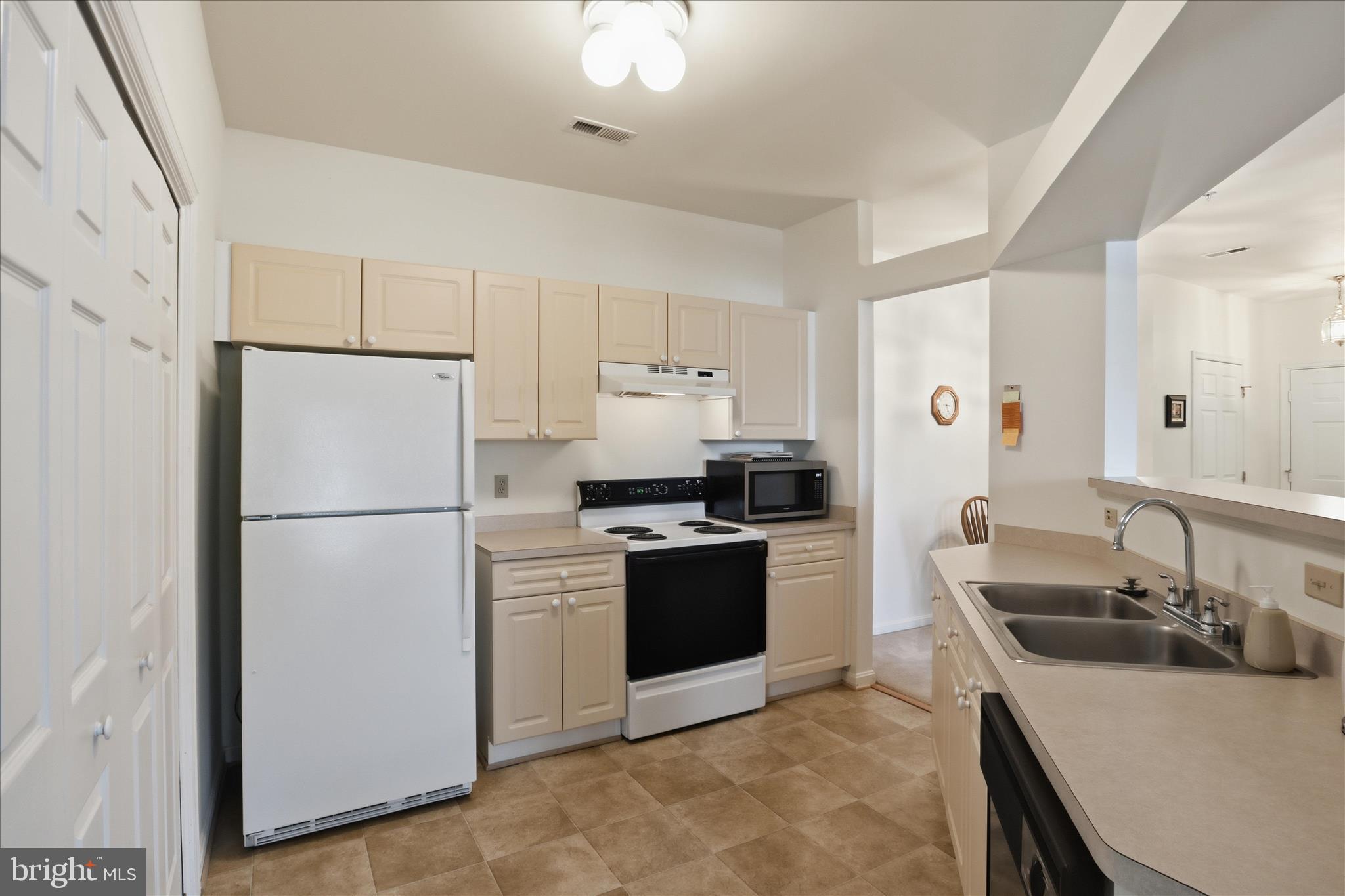 WATERSIDE - Residential