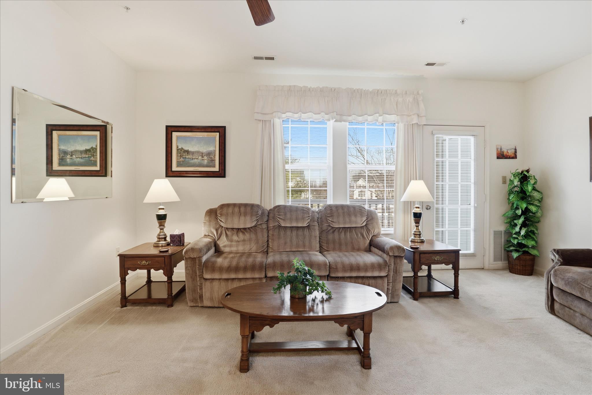 WATERSIDE - Residential