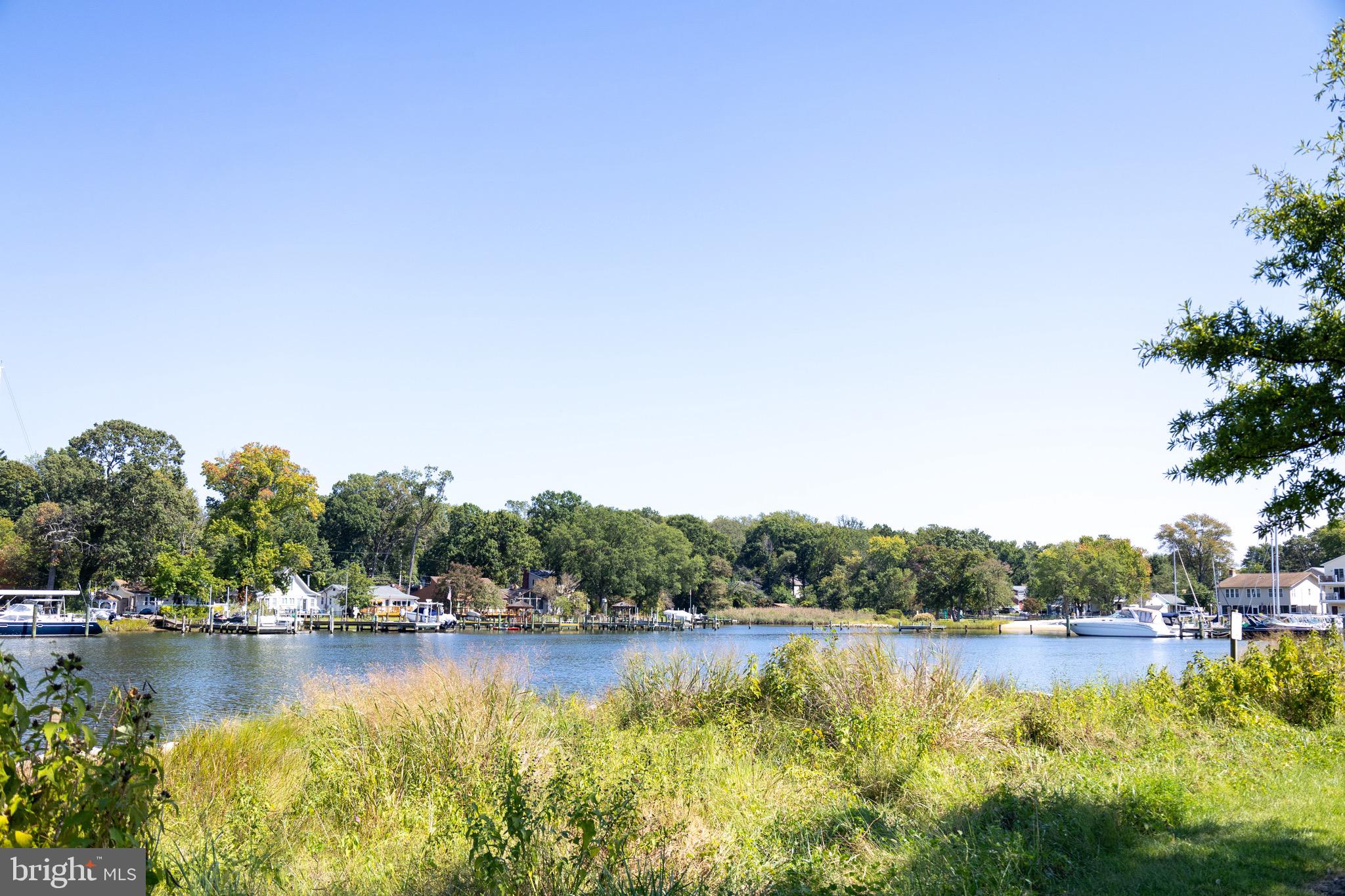 EDGEWATER - Residential Lease