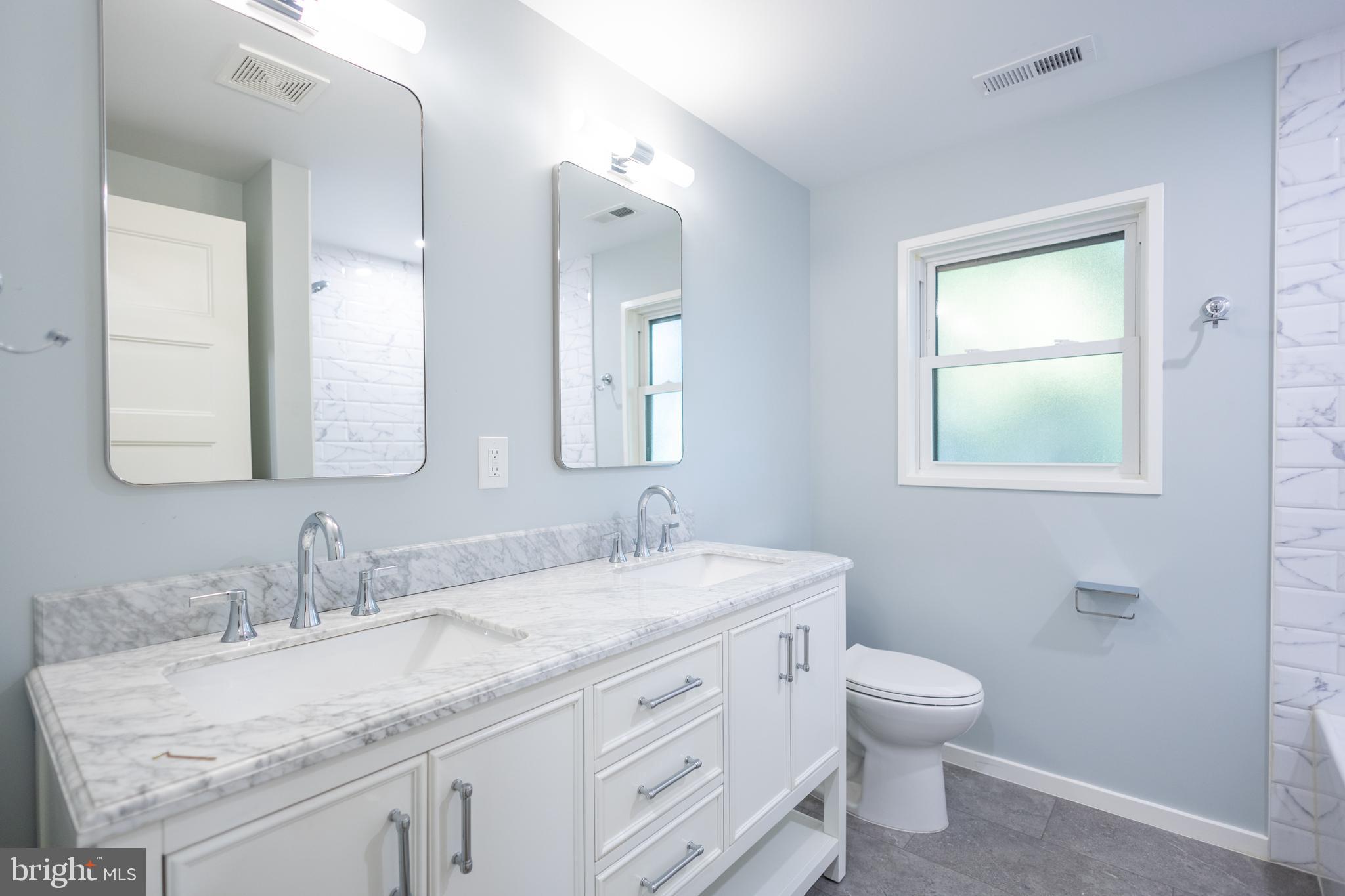 EDGEWATER - Residential Lease