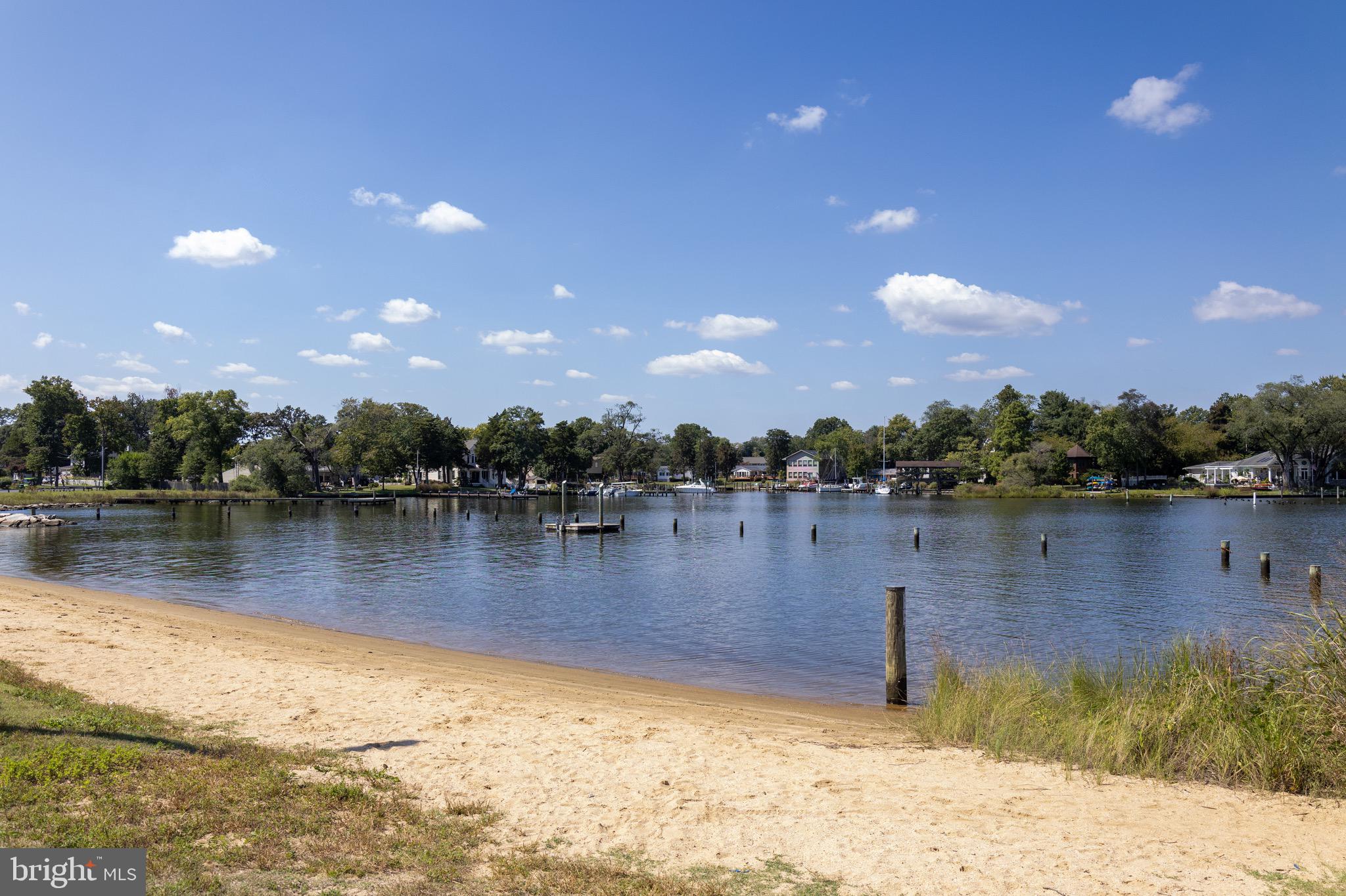 EDGEWATER - Residential Lease