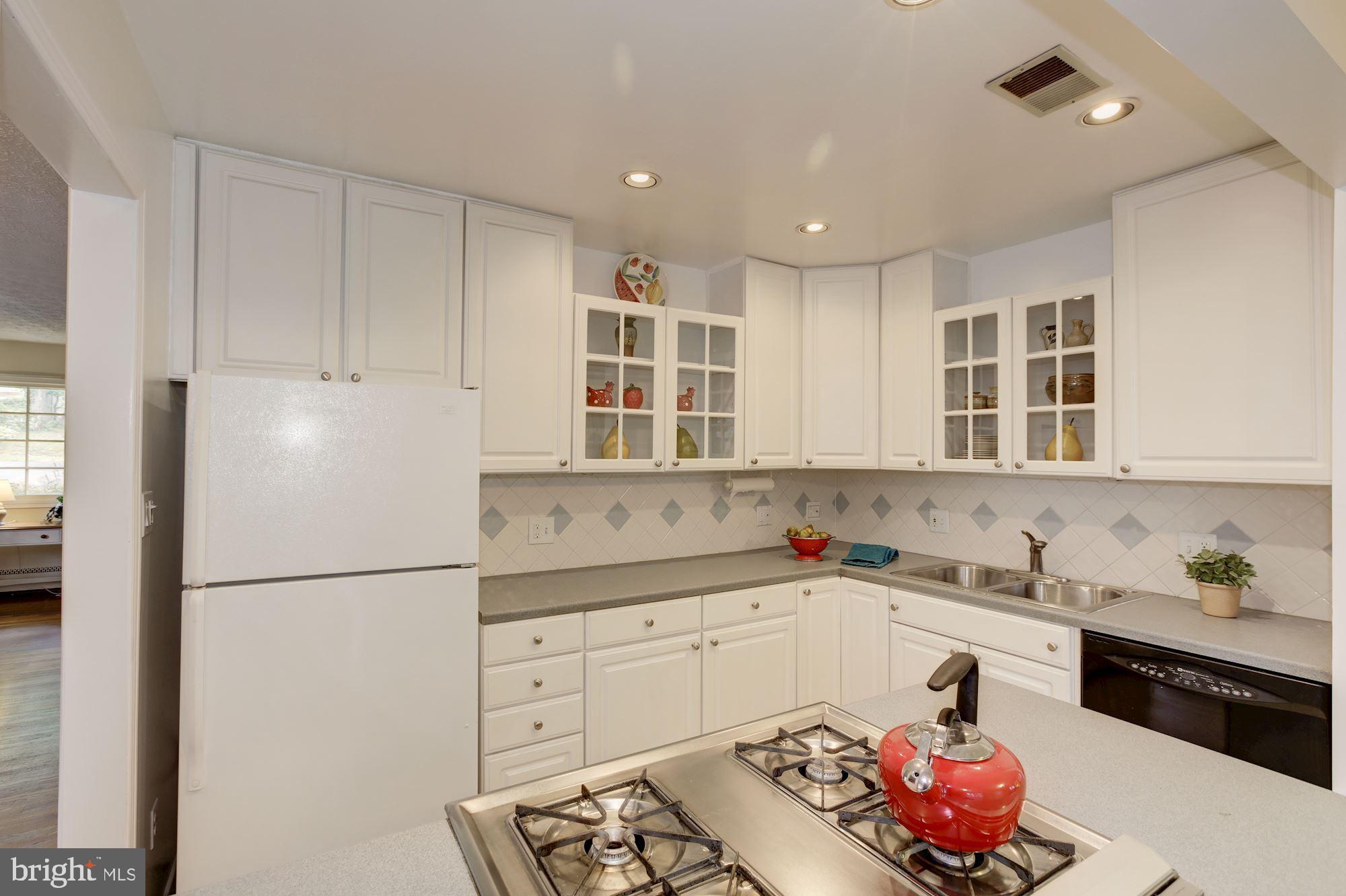 PIMMIT HILLS - Residential