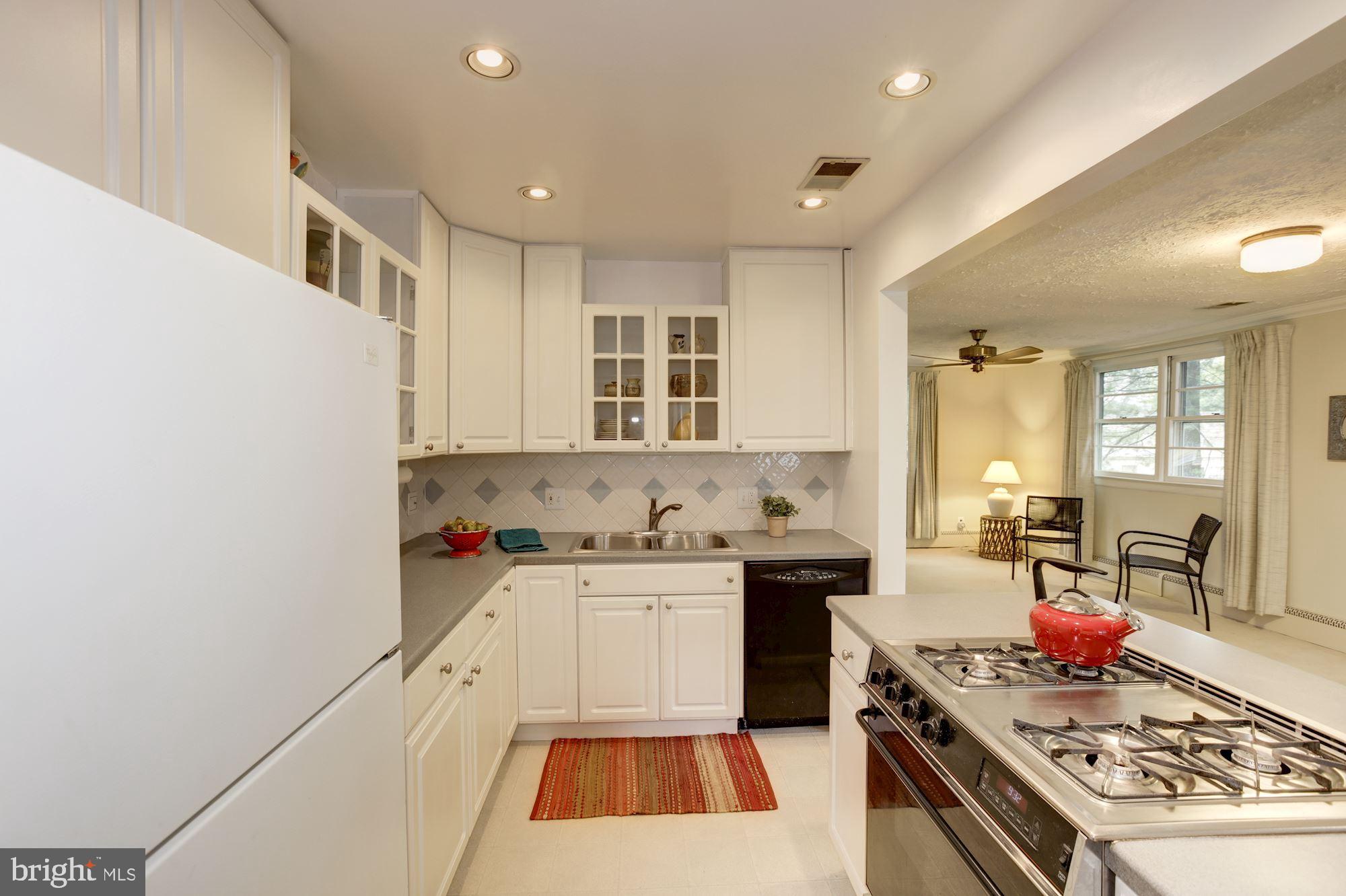 PIMMIT HILLS - Residential