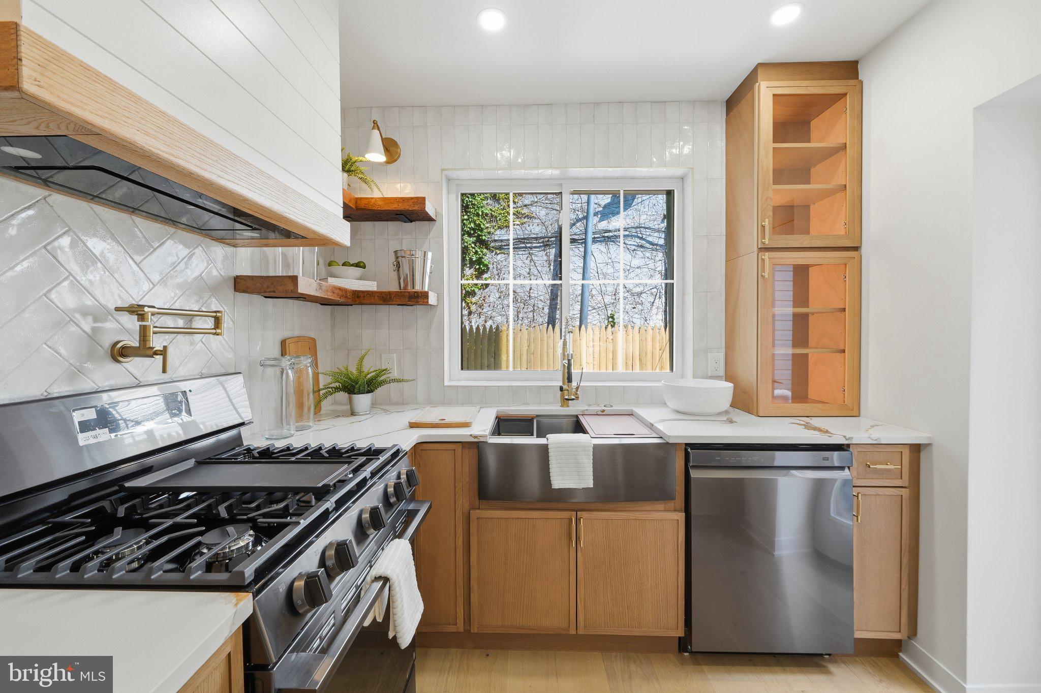 2216 TULIP STREET