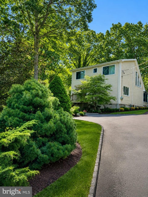 Photo of 100 Rimrock Lane, HAWLEY, PA 18428 (MLS # PAPI2000930)