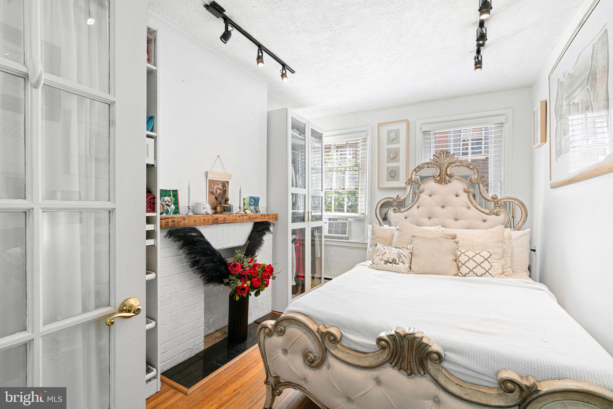 WASHINGTON SQ WEST - Residential Income