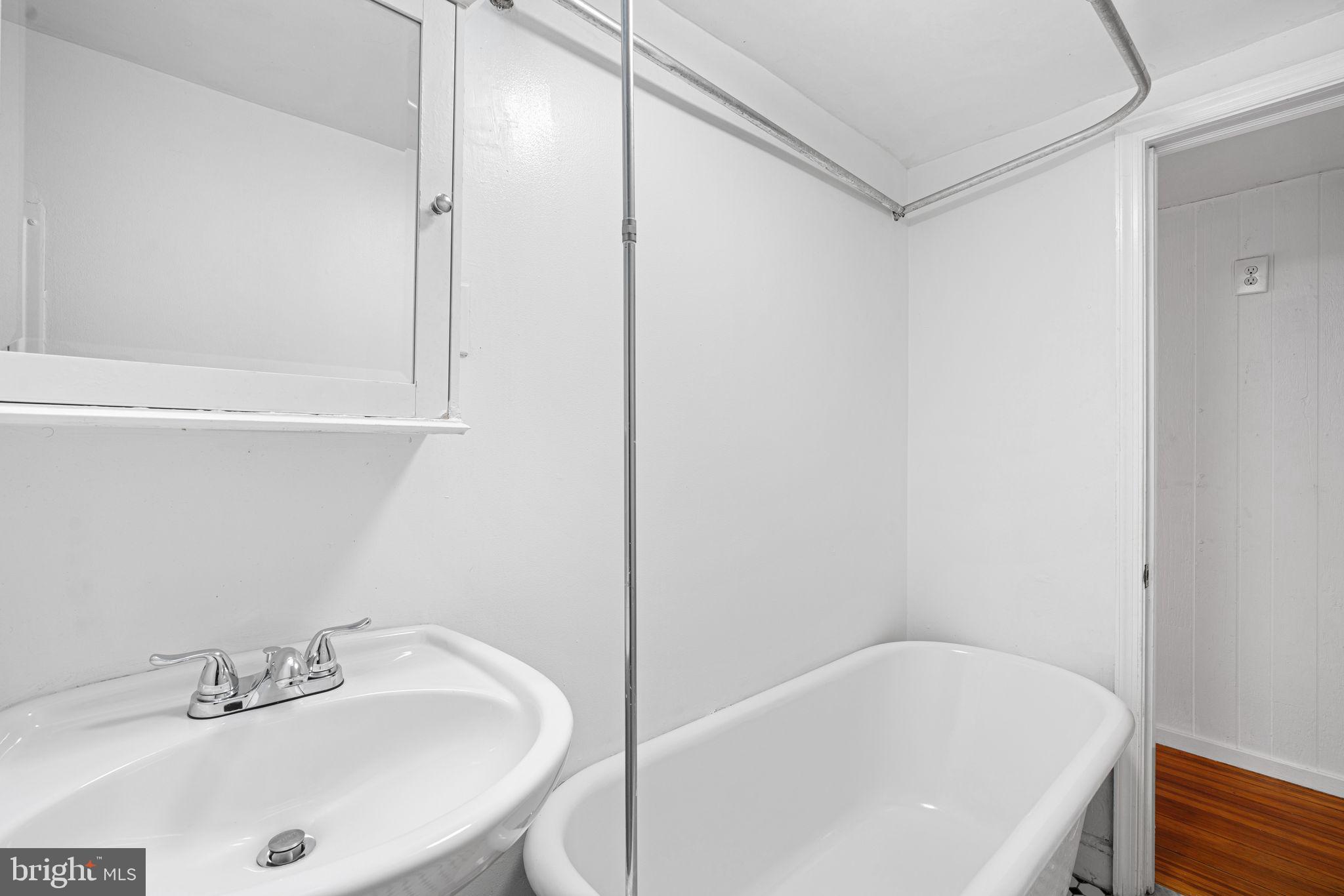 WASHINGTON SQ WEST - Residential Income