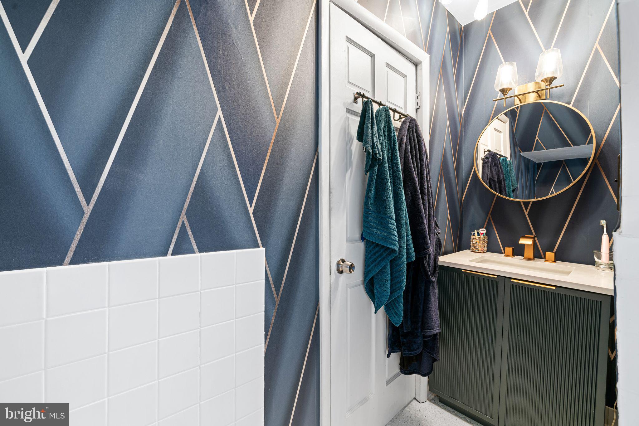 WASHINGTON SQ WEST - Residential Income