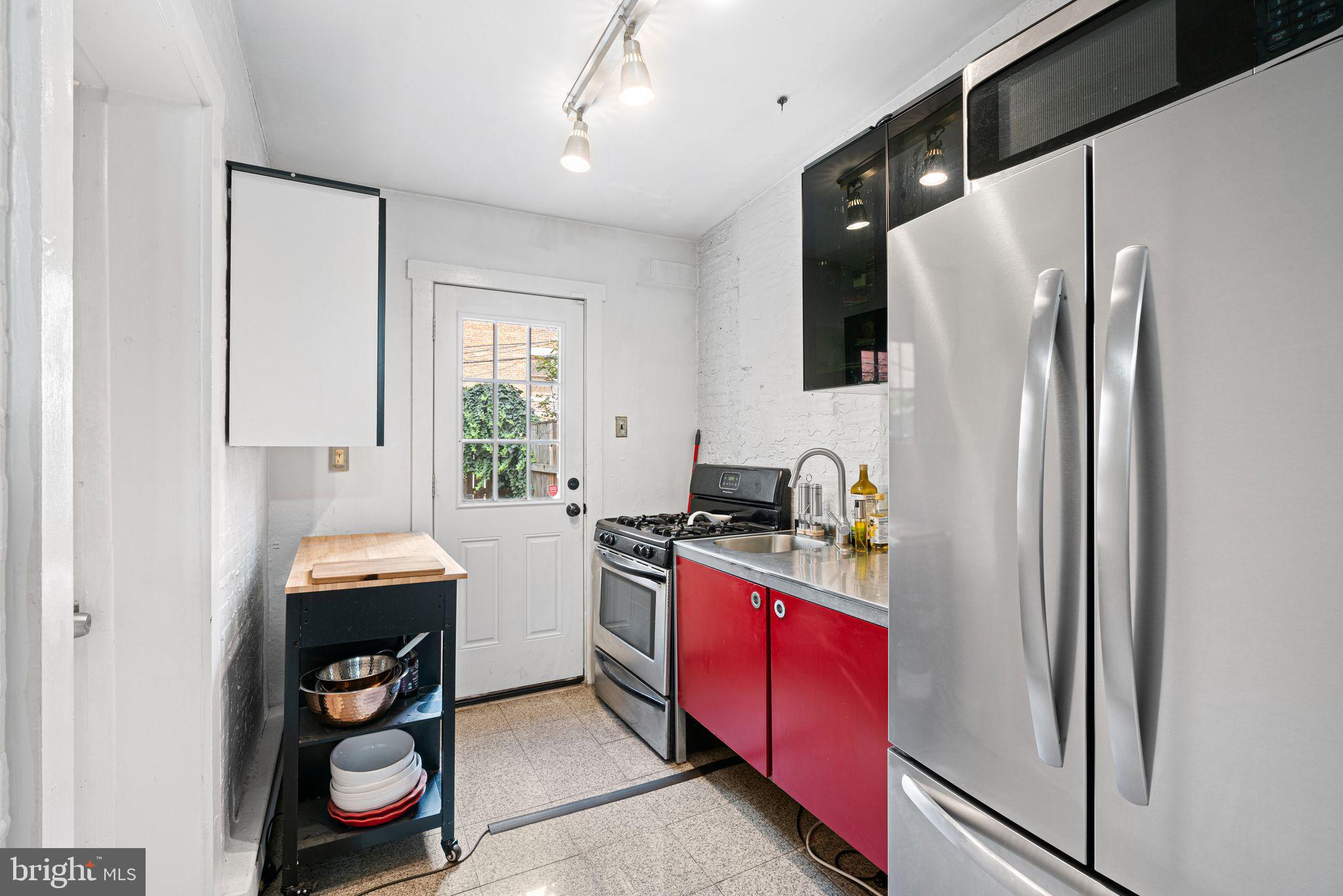 WASHINGTON SQ WEST - Residential Income