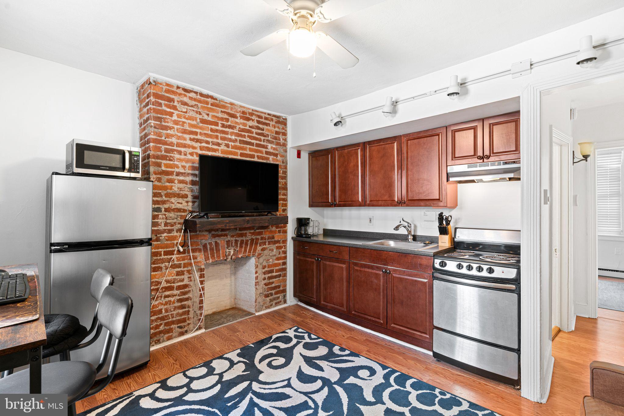 WASHINGTON SQ WEST - Residential Income