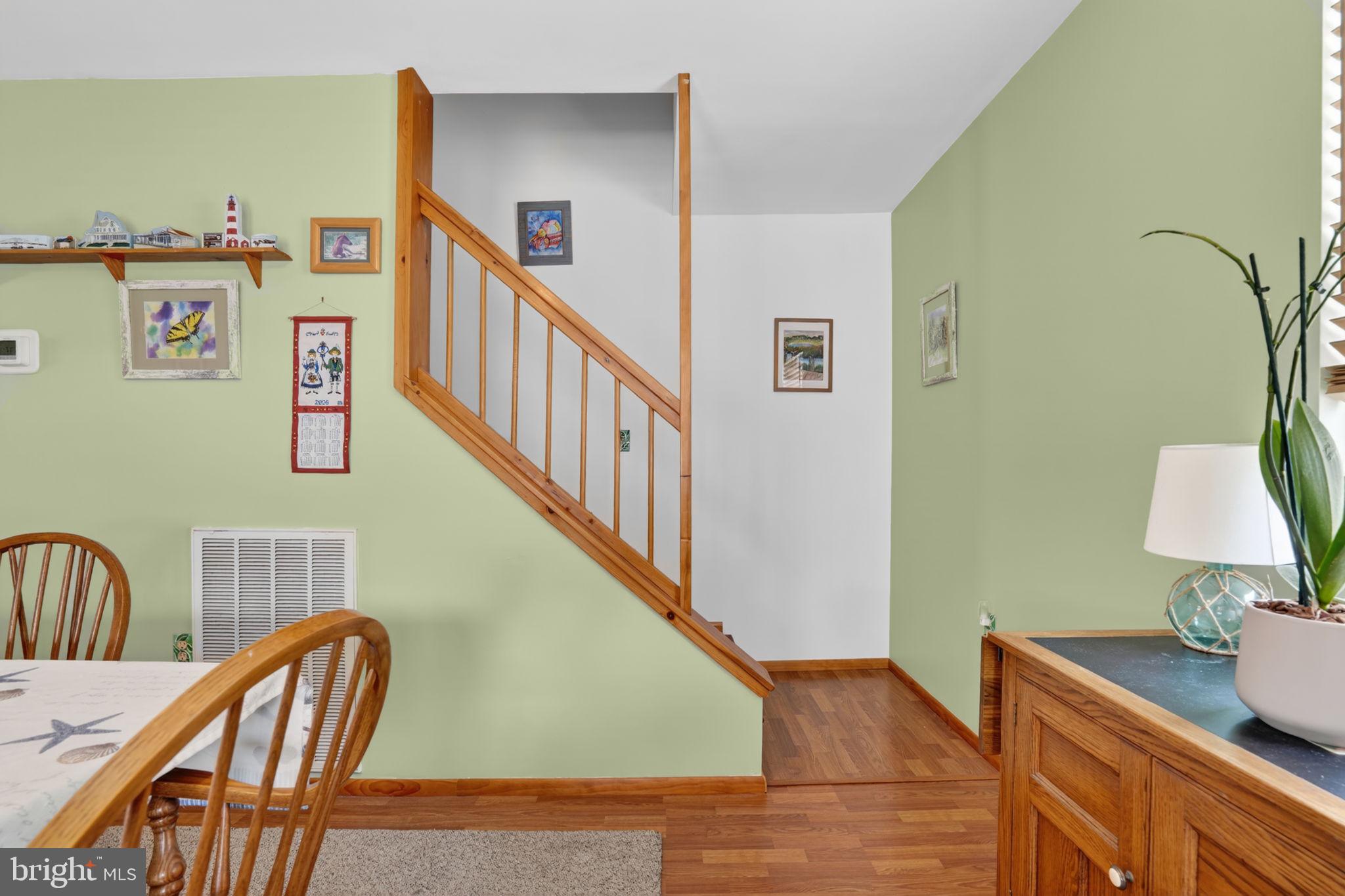 CAPTAIN'S COVE - Residential