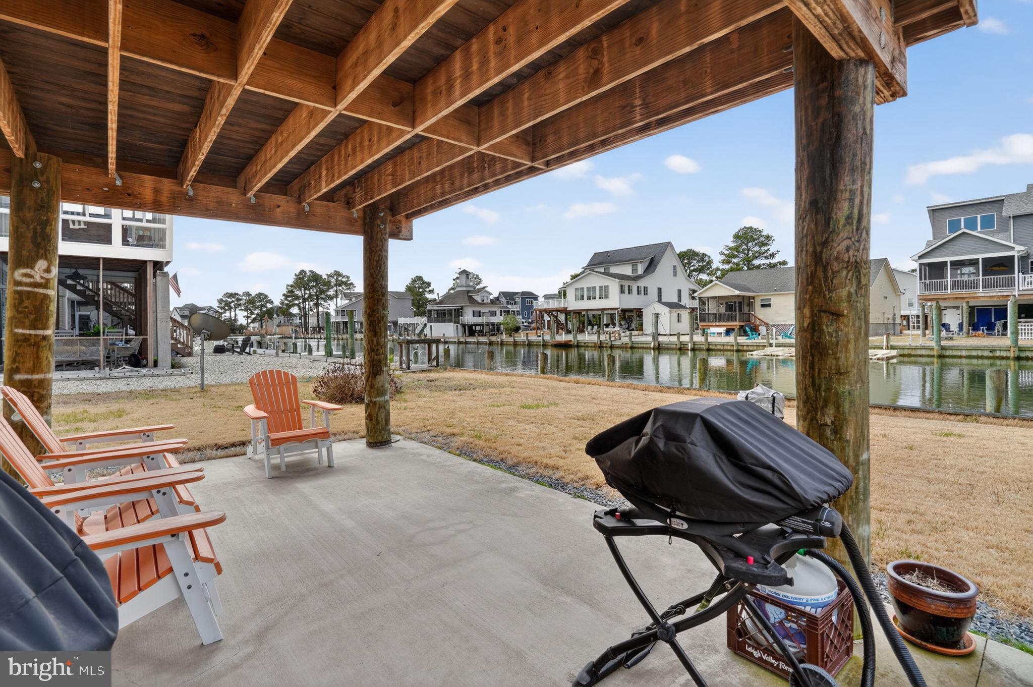 CAPTAIN'S COVE - Residential