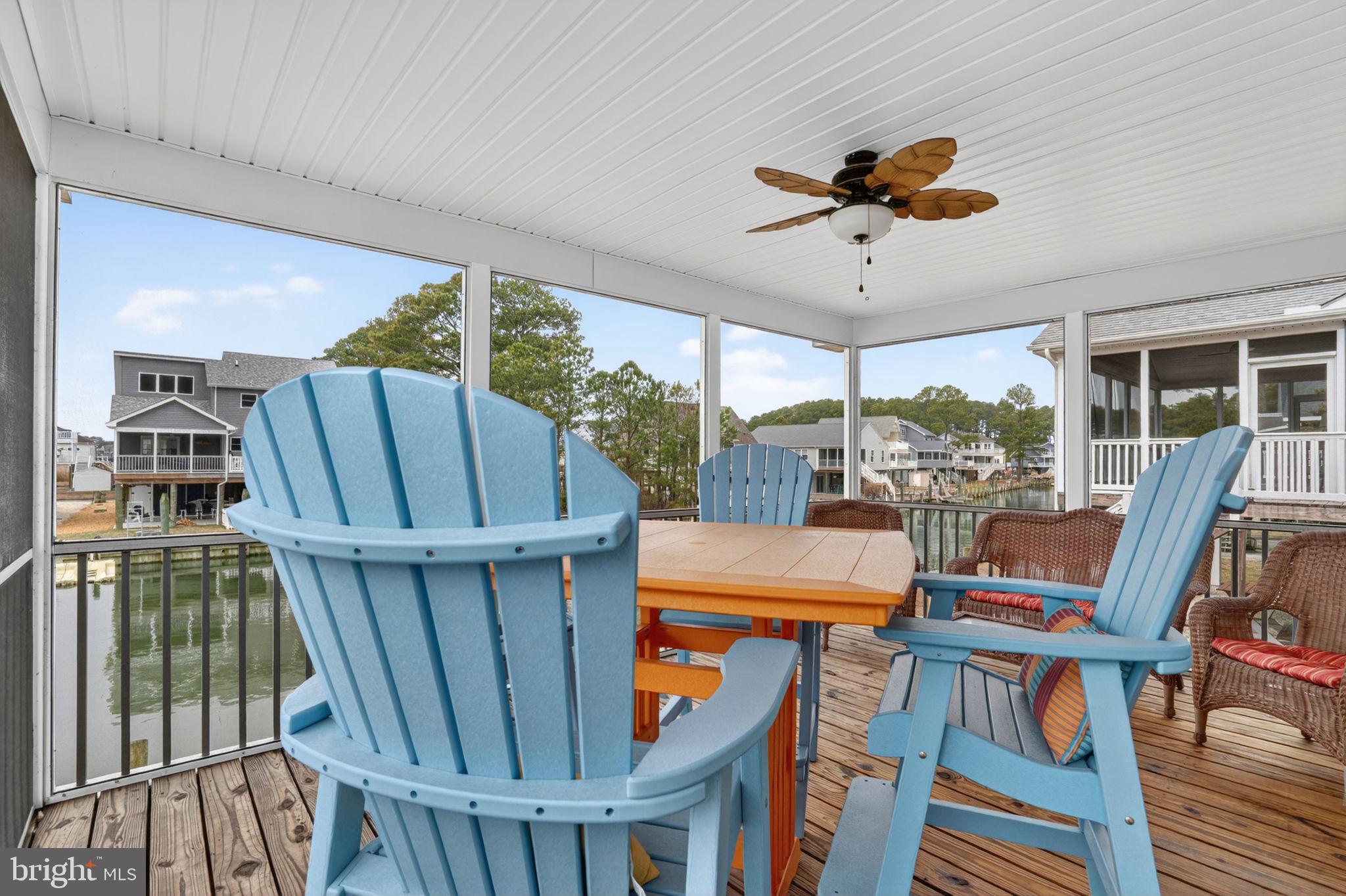 CAPTAIN'S COVE - Residential