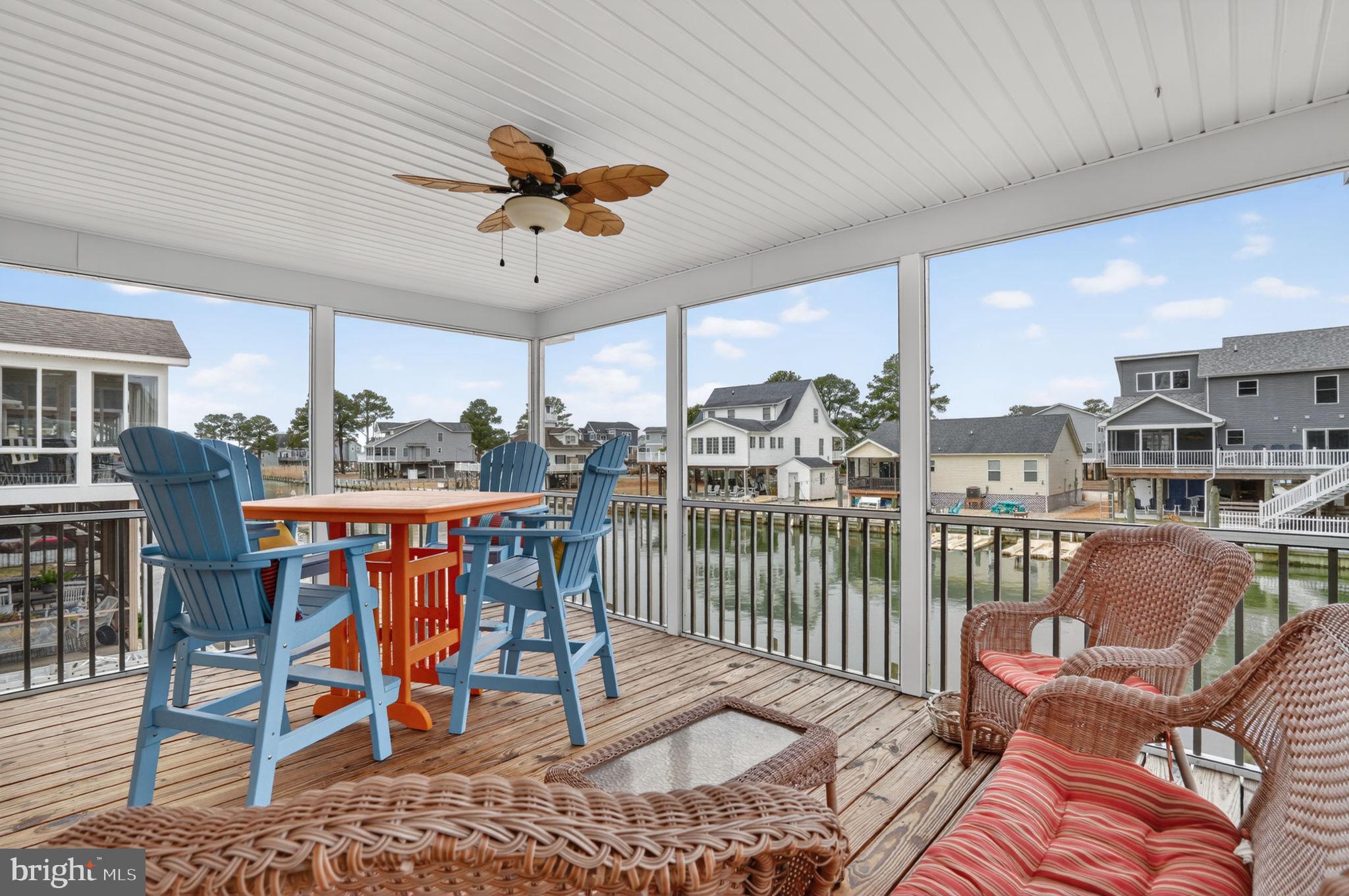 CAPTAIN'S COVE - Residential