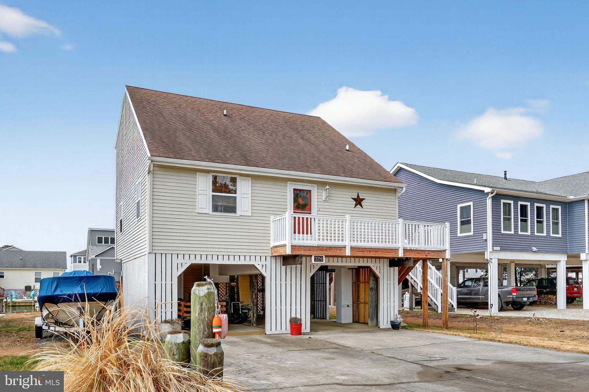 CAPTAIN'S COVE - Residential