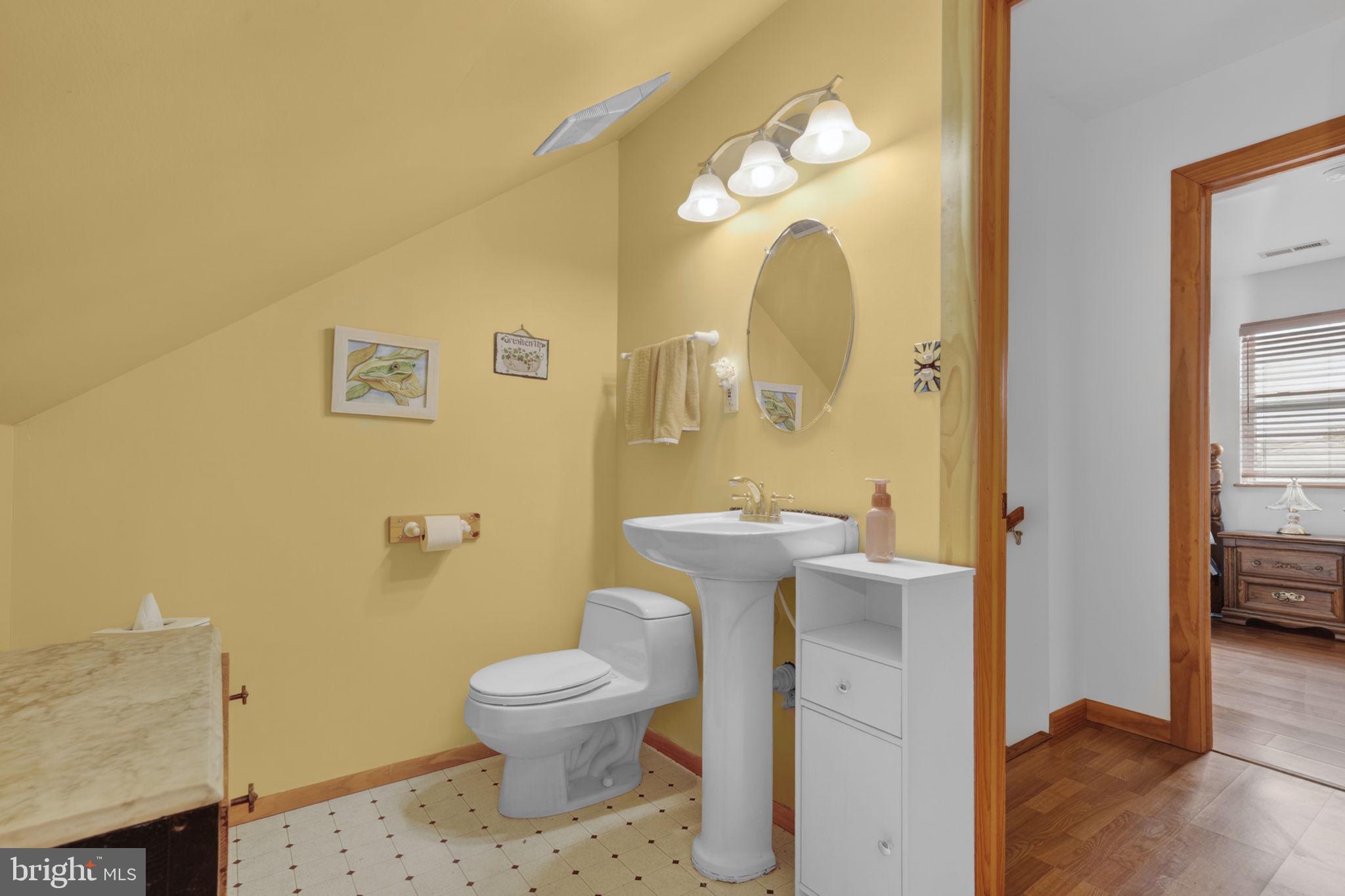 CAPTAIN'S COVE - Residential