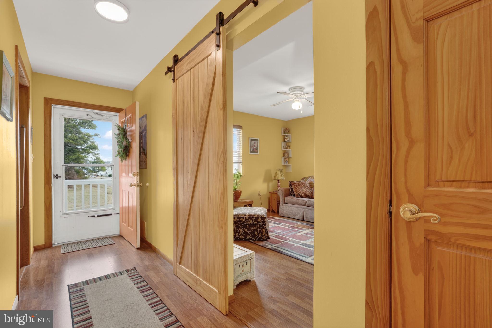 CAPTAIN'S COVE - Residential