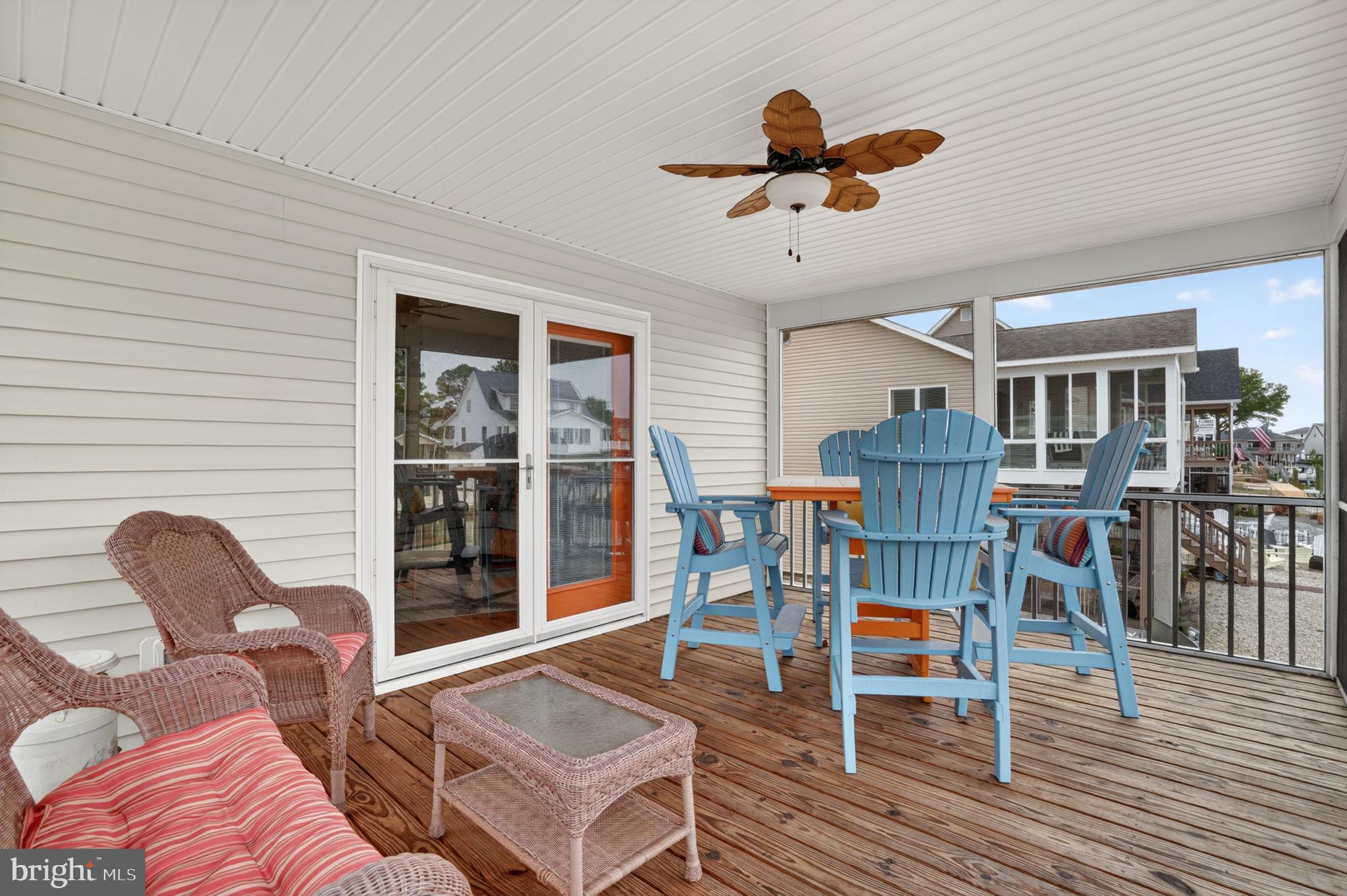 CAPTAIN'S COVE - Residential