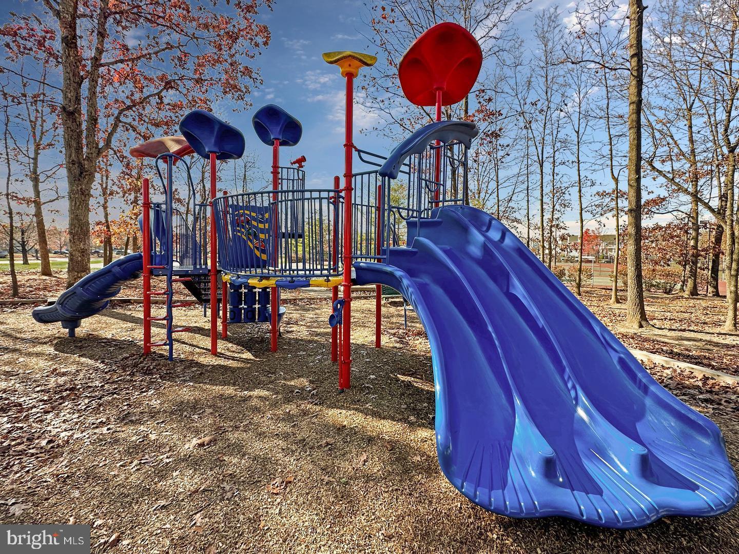 PARADISE - Residential Lease