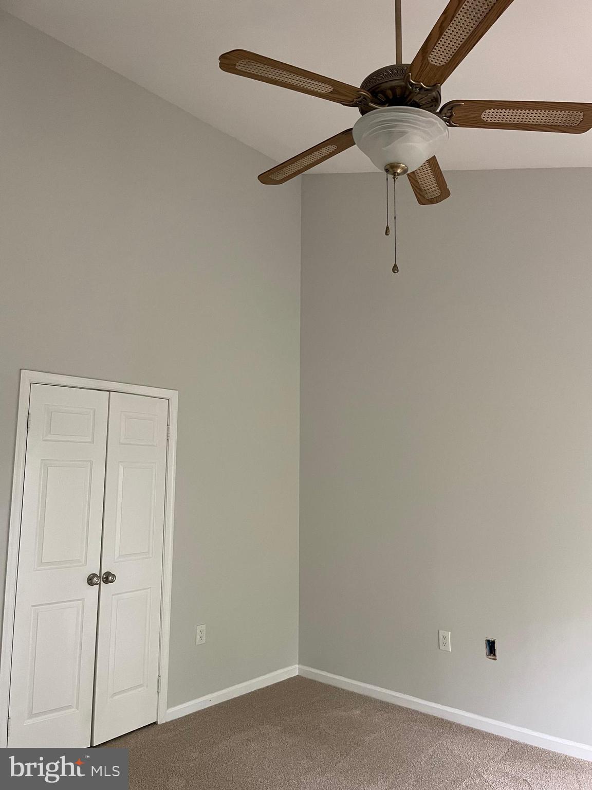 PARADISE - Residential Lease