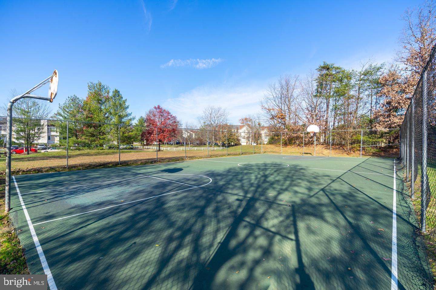 PARADISE - Residential Lease