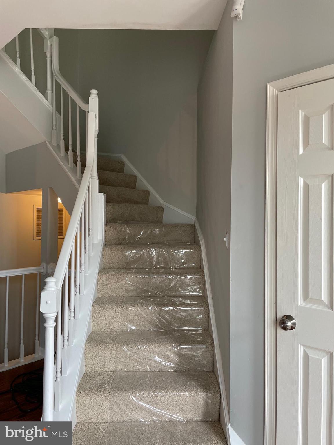 PARADISE - Residential Lease