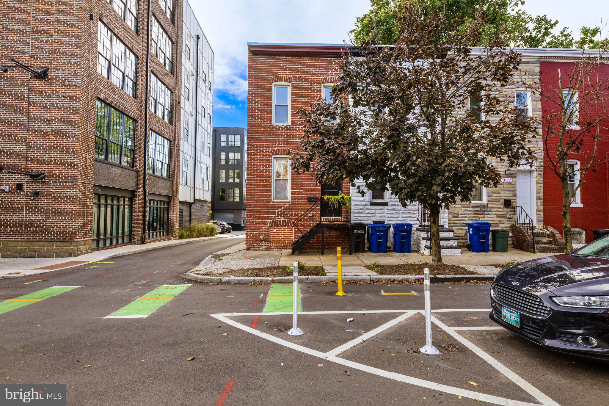 313 W 28TH STREET