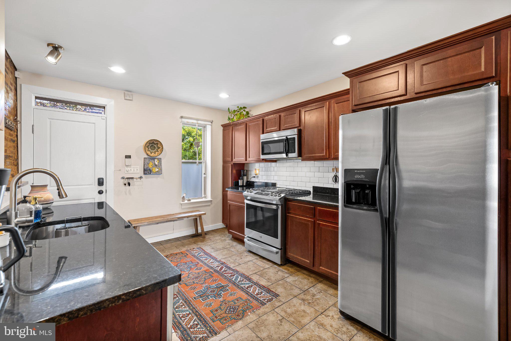 313 W 28TH STREET