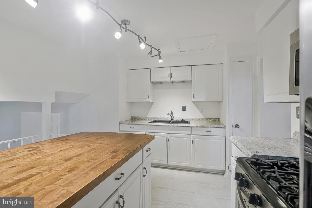 FOREST KNOLLS - Residential