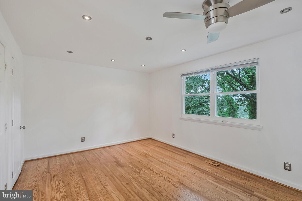 FOREST KNOLLS - Residential