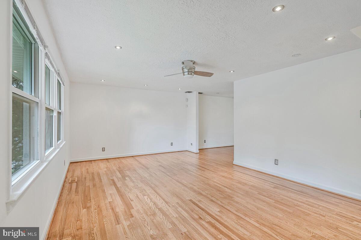 FOREST KNOLLS - Residential