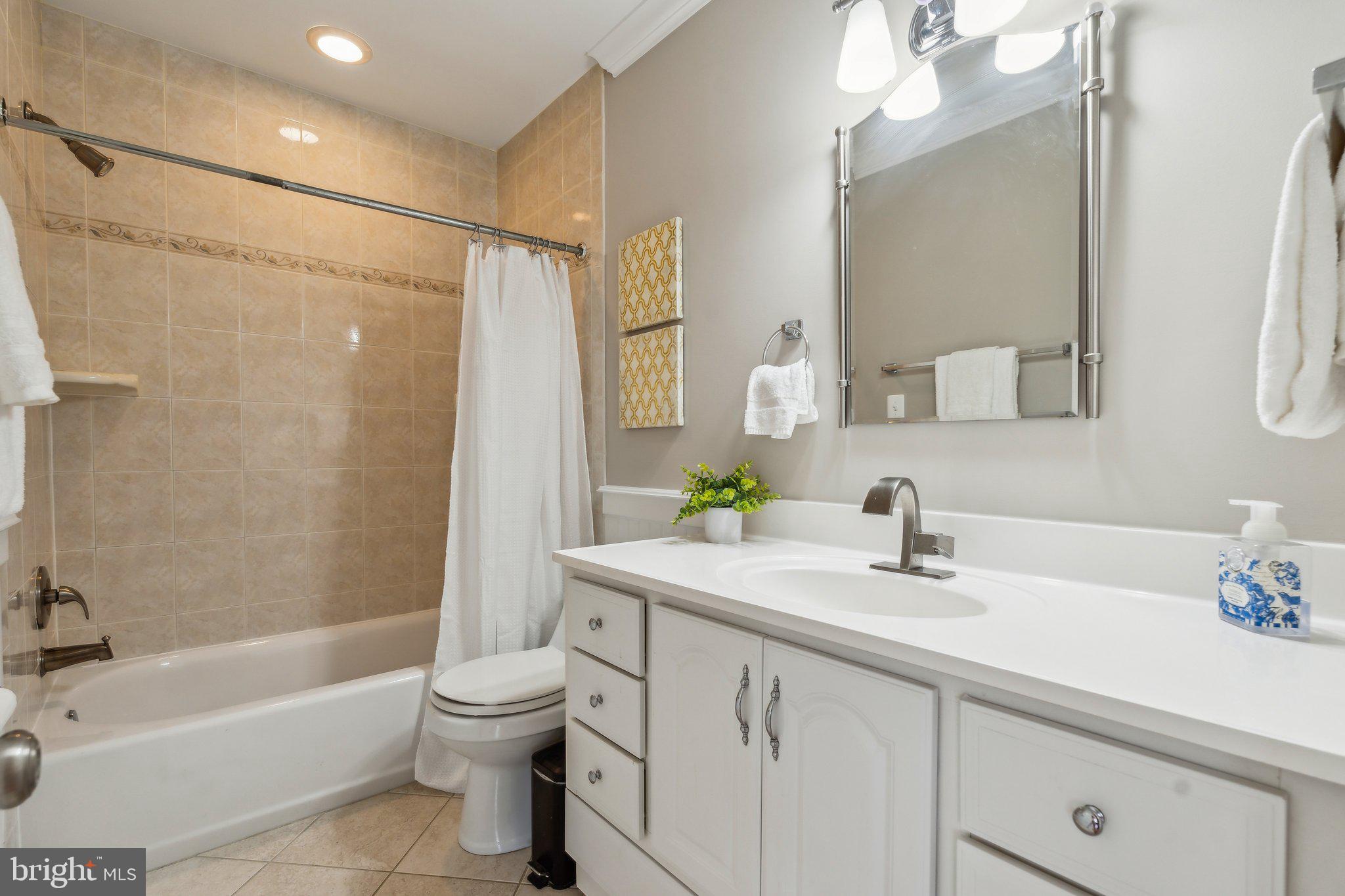 HARRIETT PARK - Residential