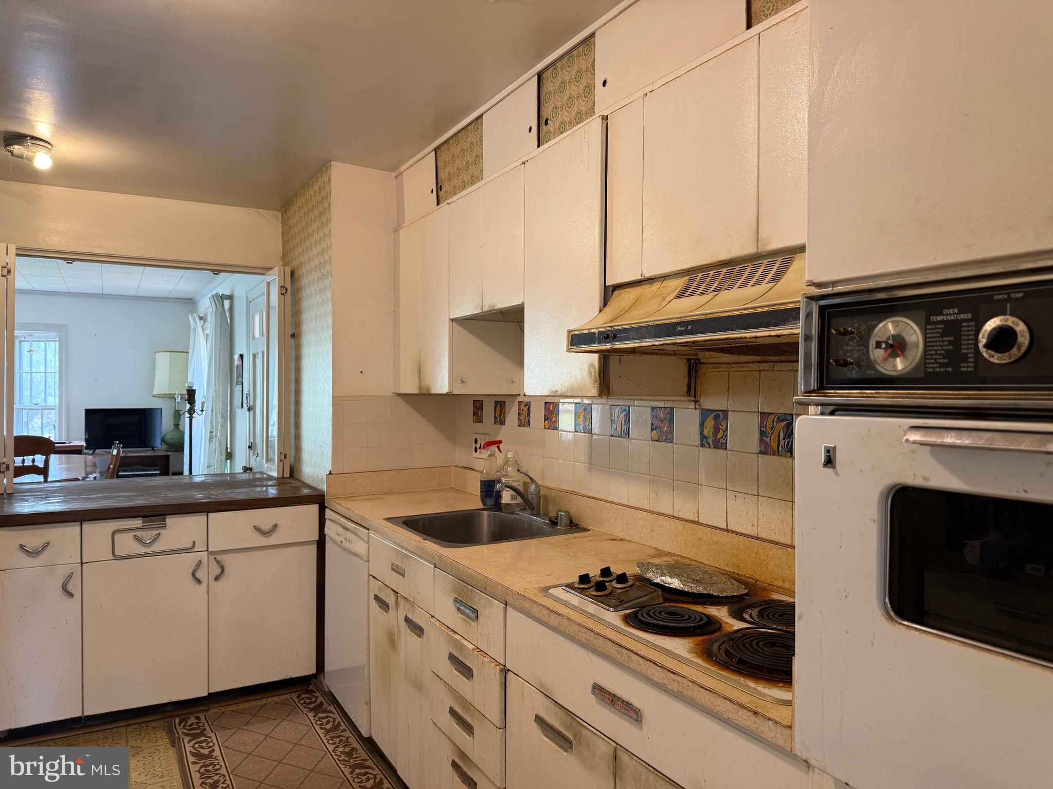 BROYHILL LANGLEY ESTATES - Residential