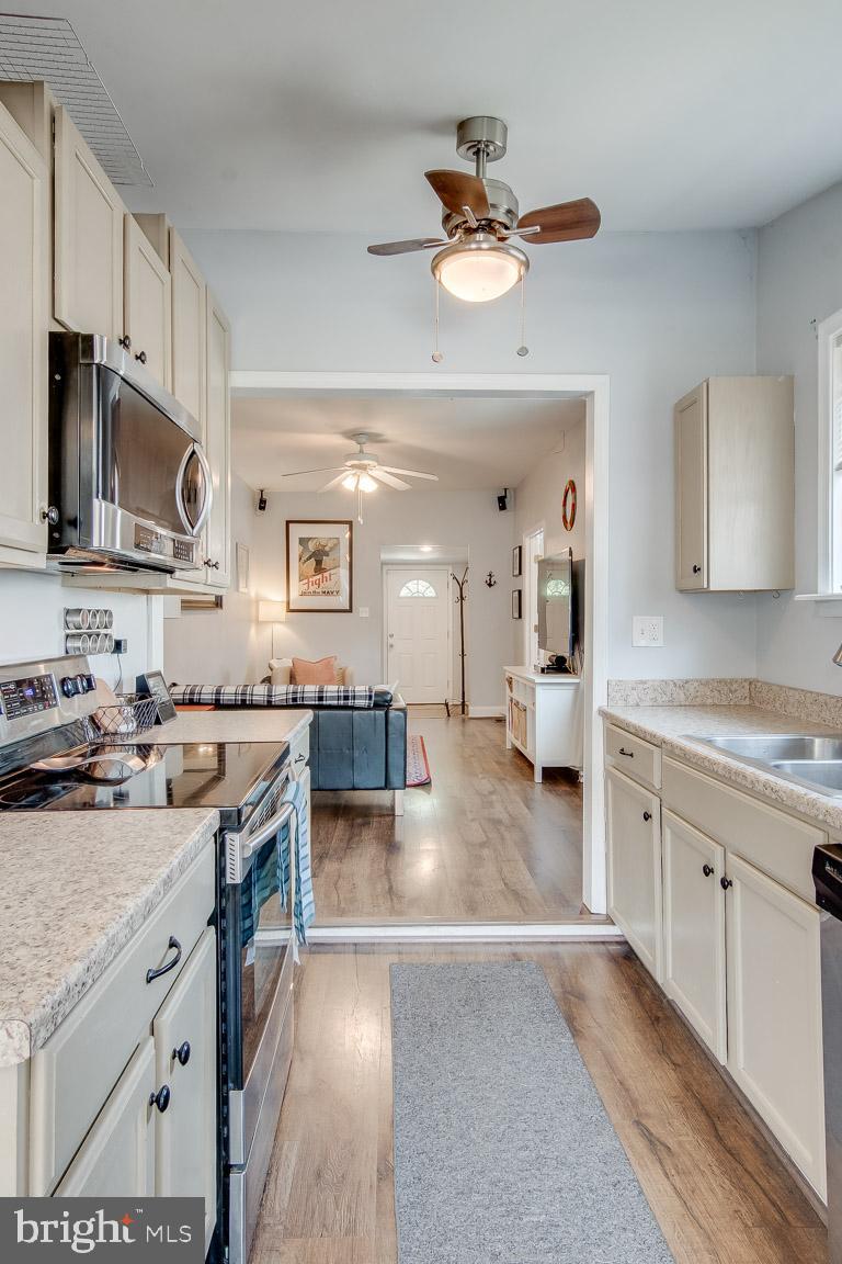 RIVIERA BEACH - Residential