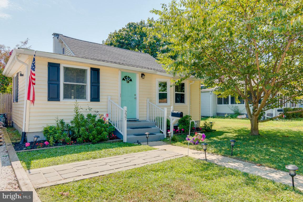 RIVIERA BEACH - Residential