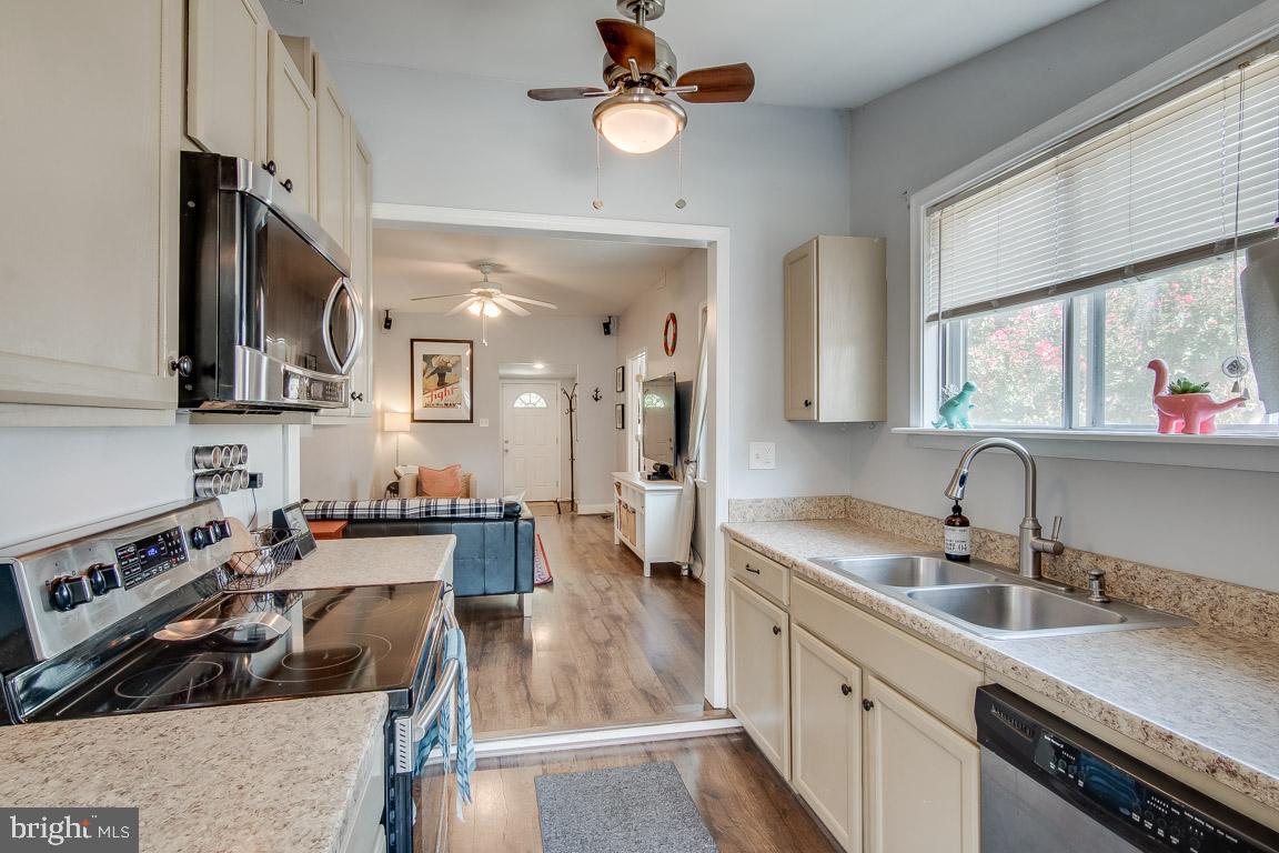 RIVIERA BEACH - Residential