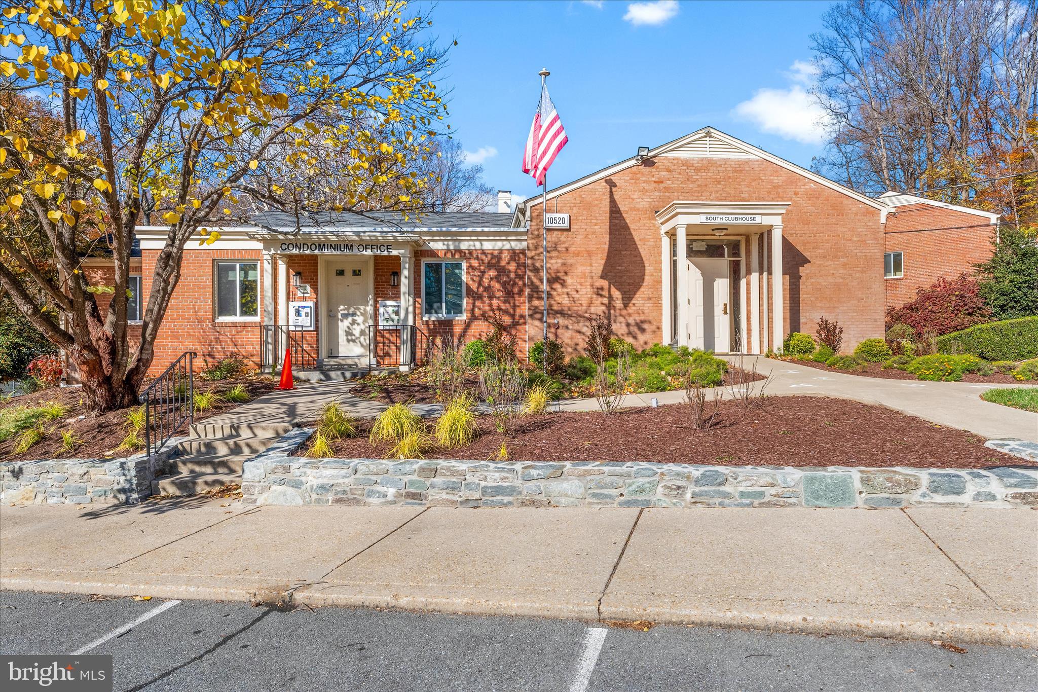 PARKSIDE CONDOMINIUMS - Residential Lease