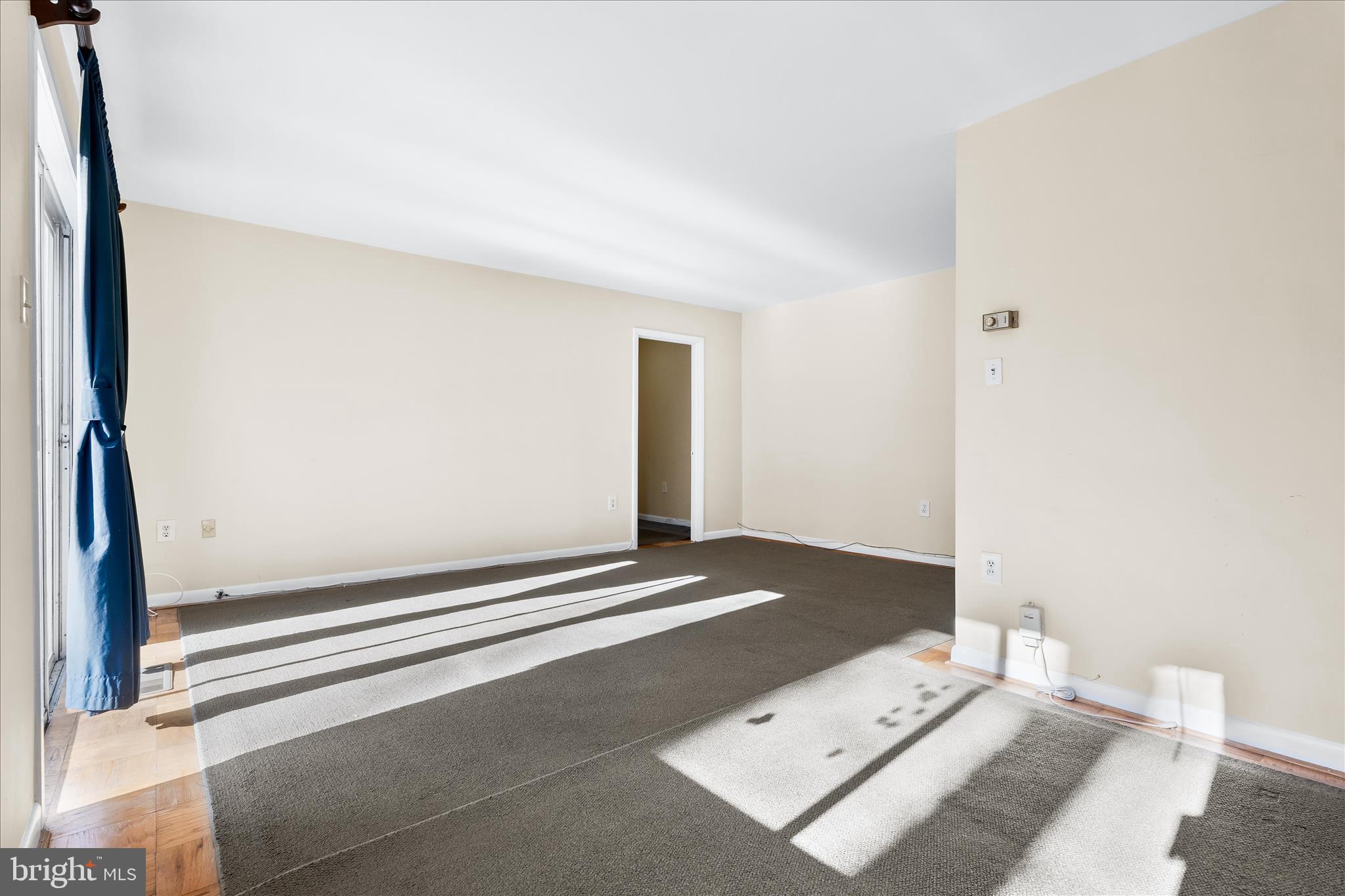 PARKSIDE CONDOMINIUMS - Residential Lease